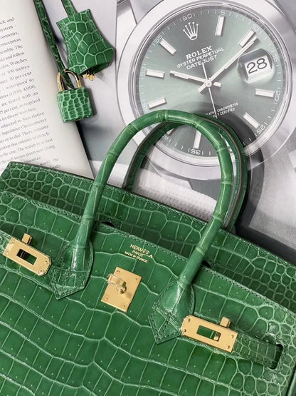 Hermès Birkin 25 Cactus Green 1L shiny crocodile leather gold hardware