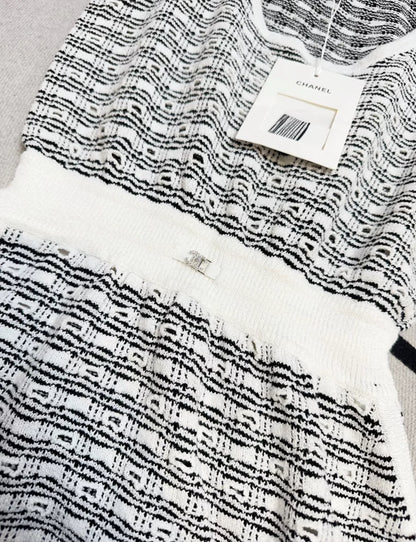 Chanel 25P Black & White Knitted Dress