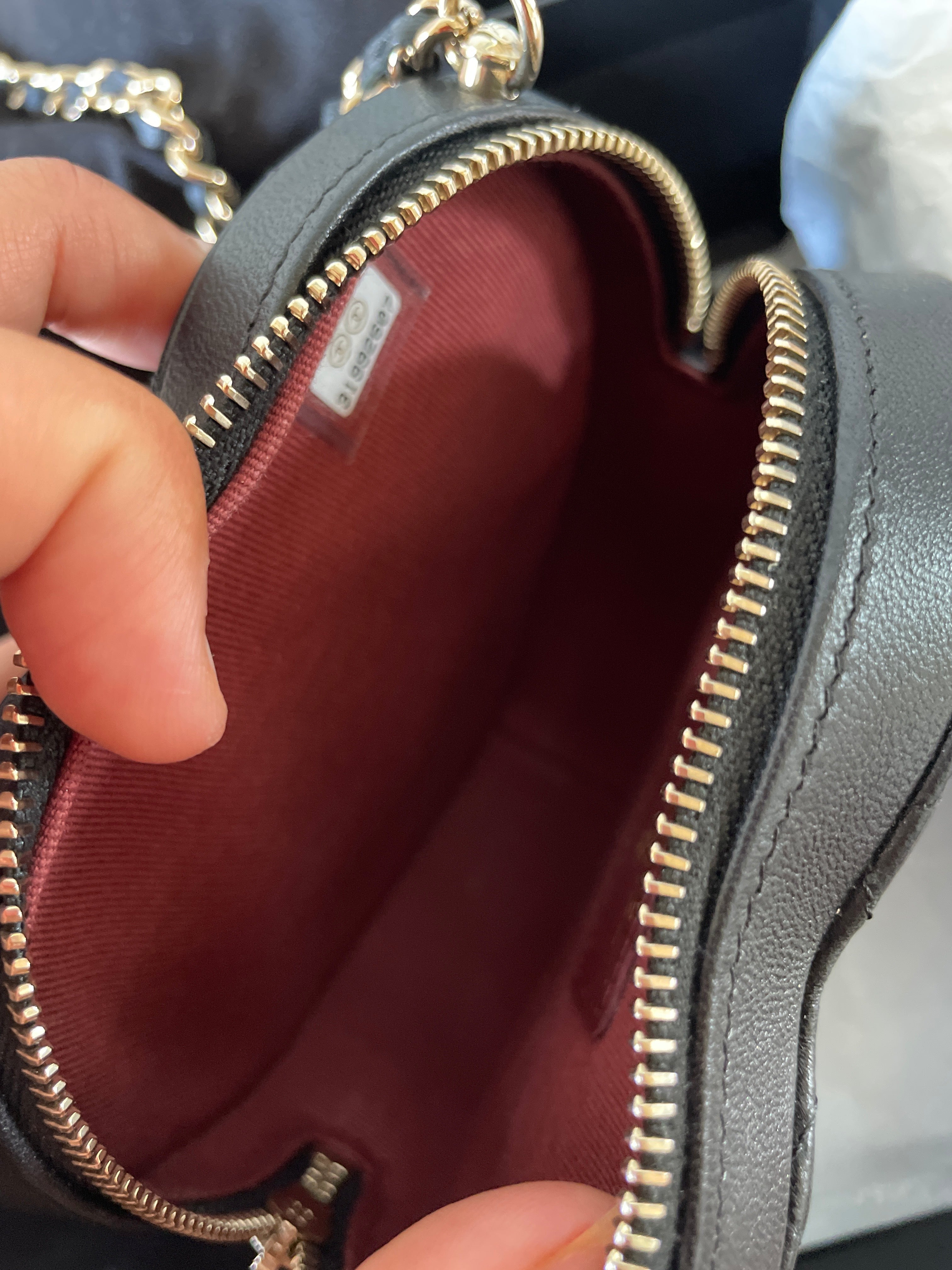 CHANEL 22S 'CC IN LOVE' BLACK HEART BAG – Wararni.com