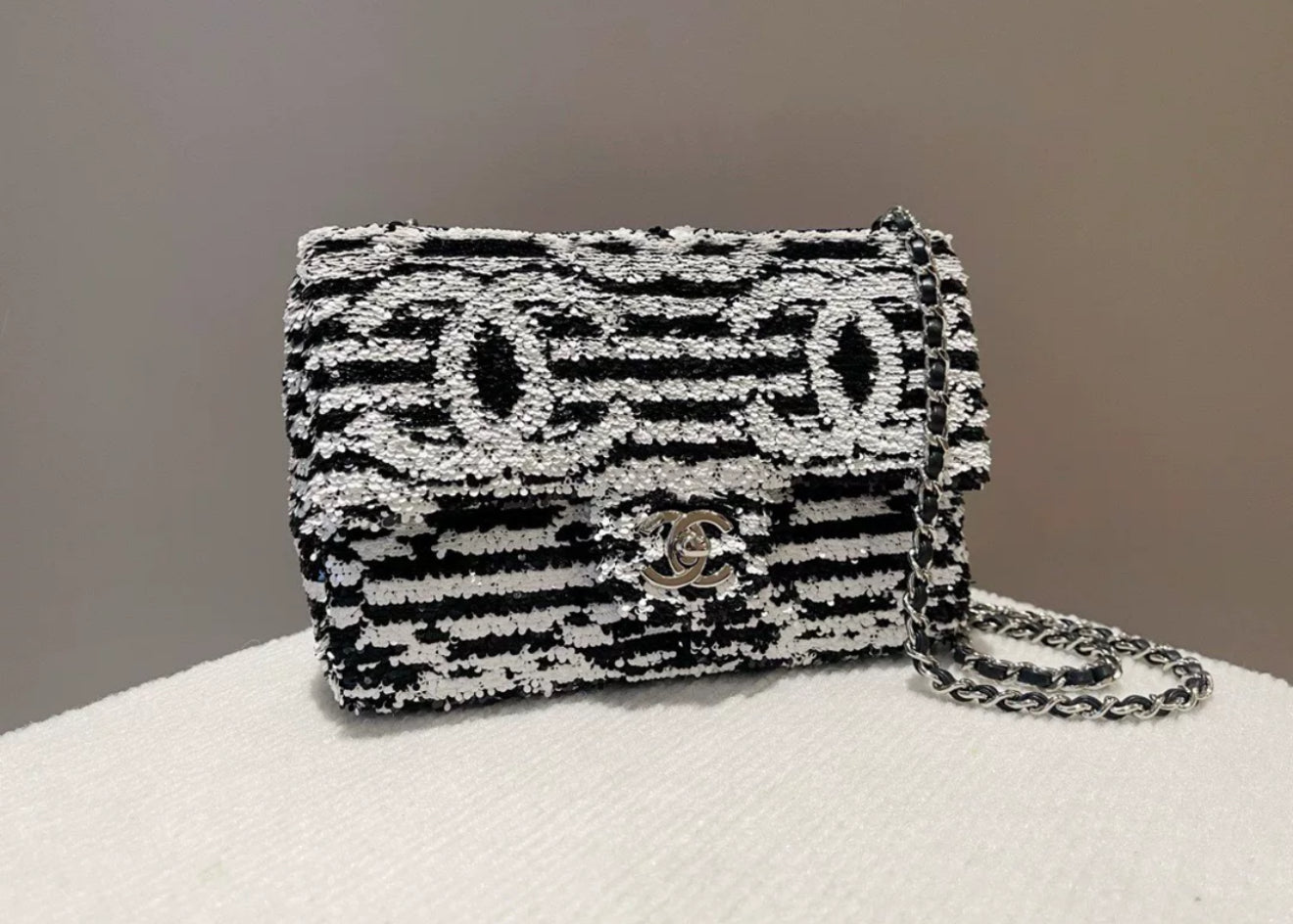 CHANEL 24S MINI SEQUINS BLACK/WHITE Flap