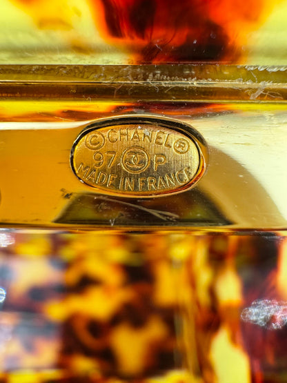 CHANEL 1997 Tortoiseshell shoulder bag with gold hardware