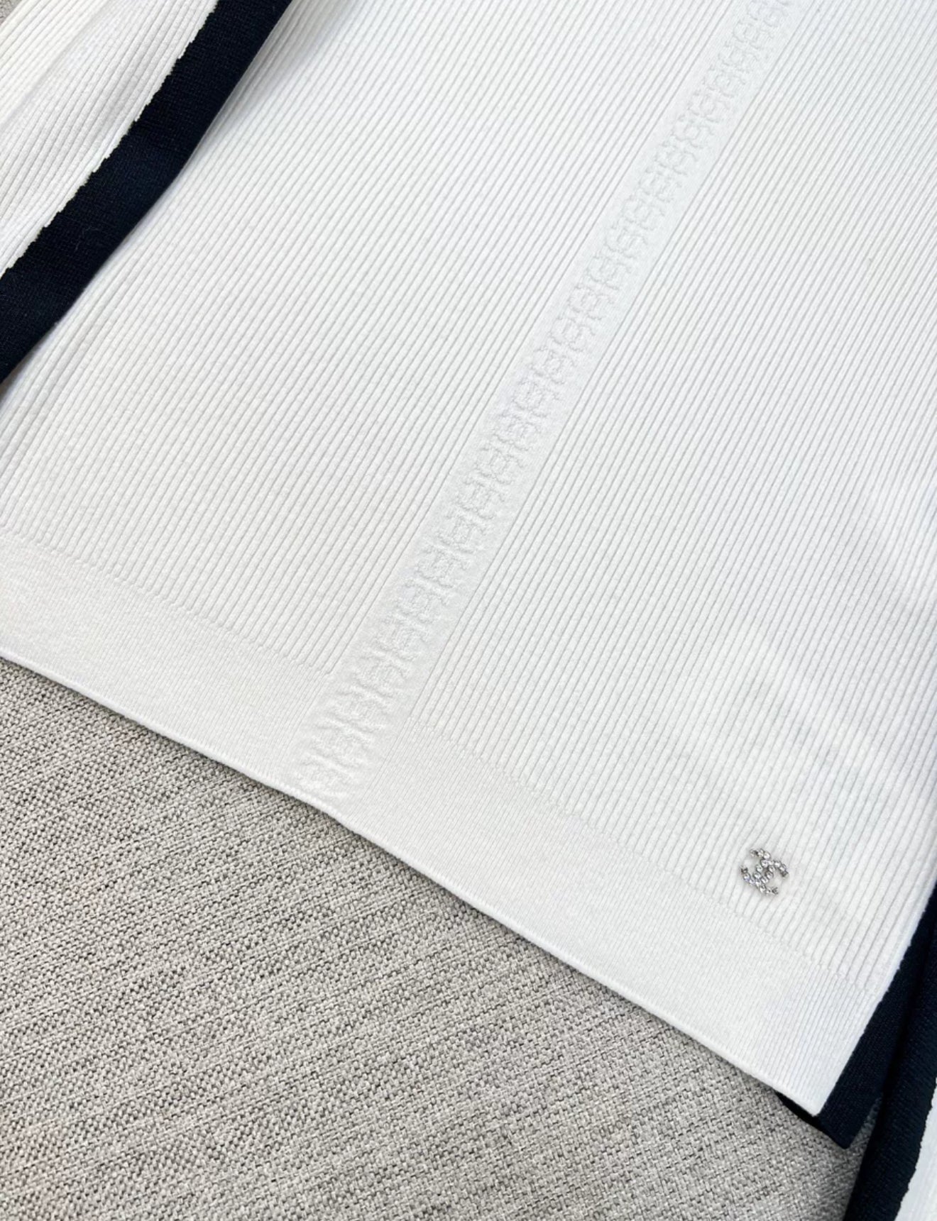 Chanel 23N Coco neige ski series white cashmere top