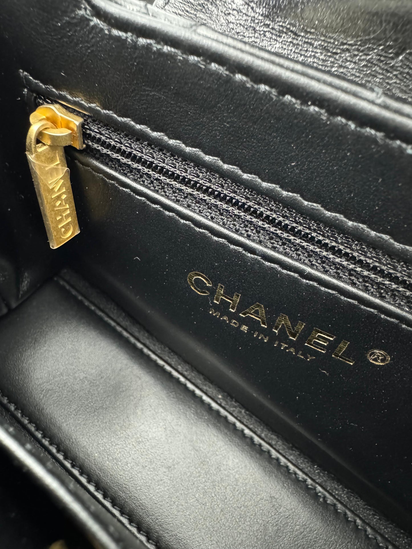 Chanel kelly Bag in Black leather gold hardware