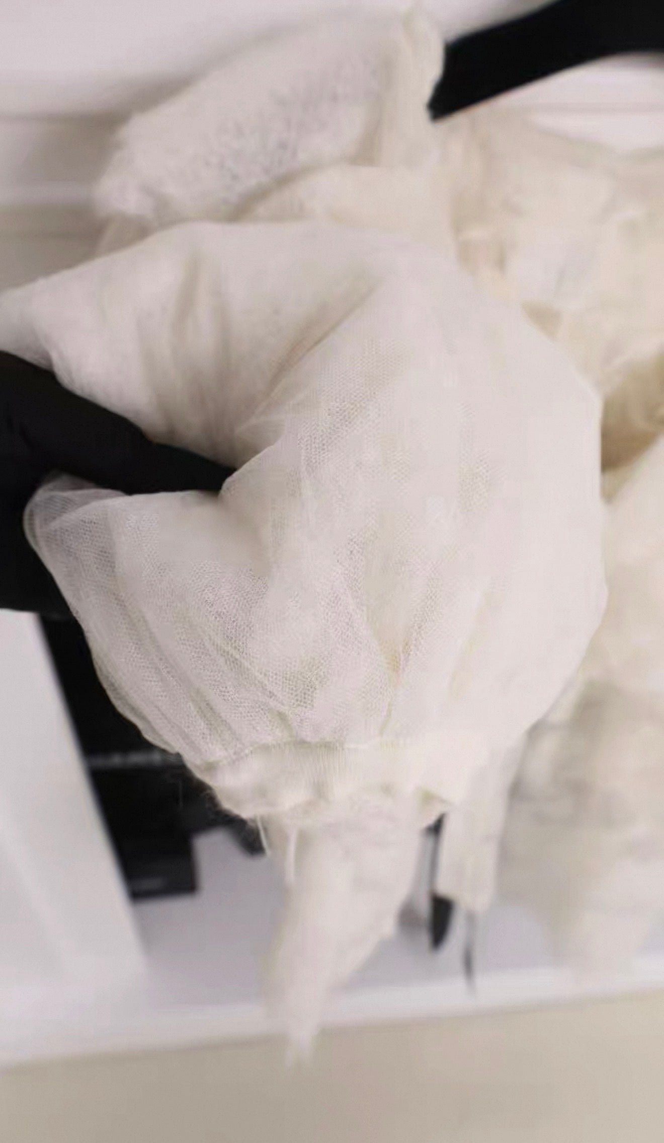 Chanel 2009 Paris-Moscow White Wool Black Bow Cardigan