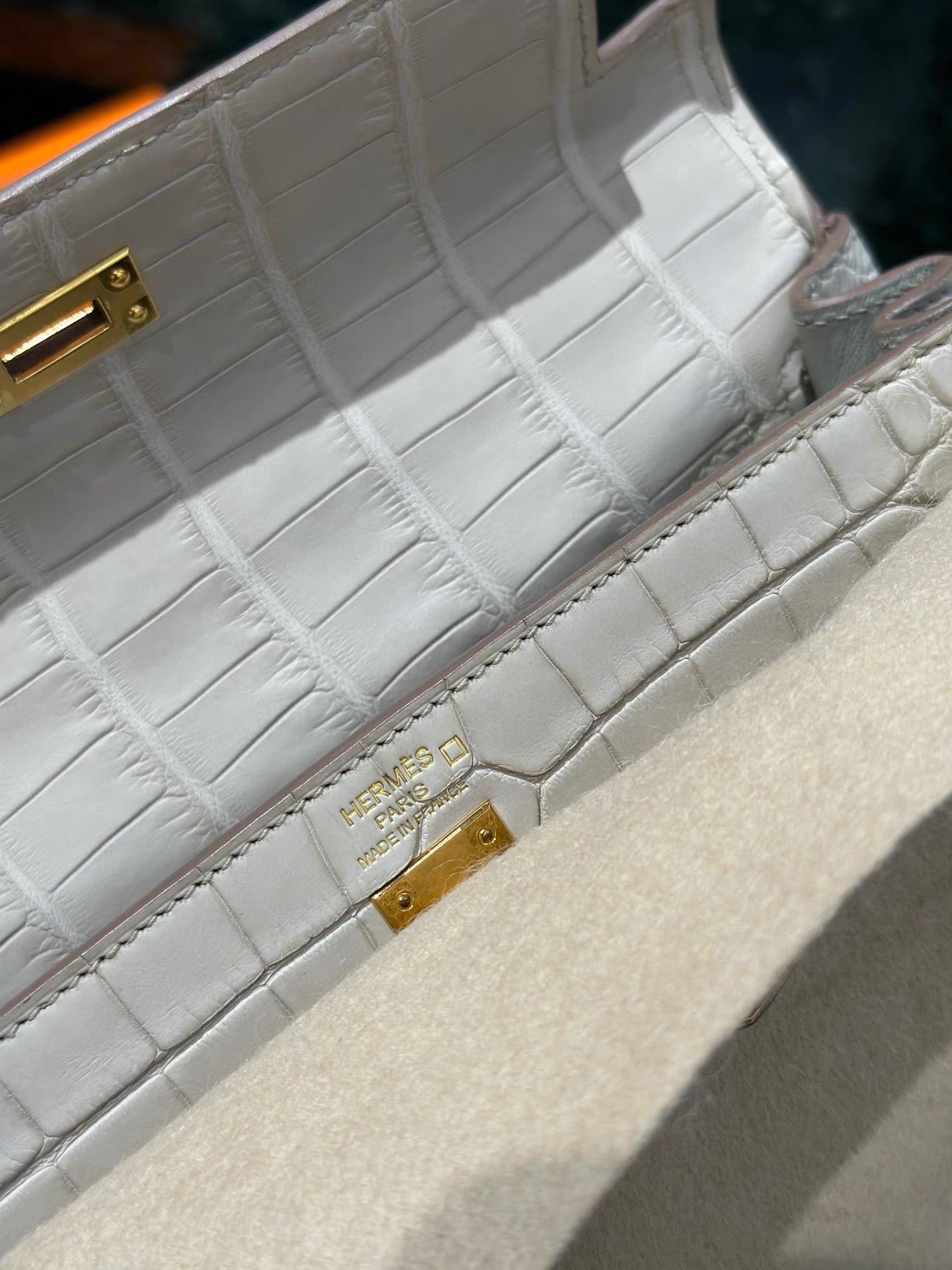Hermes Kelly 25 Béton 8L Matte Alligator Gold Hardware