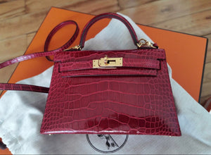 Hermès Mini Kelly Red Shiny Alligator Gold Hardware