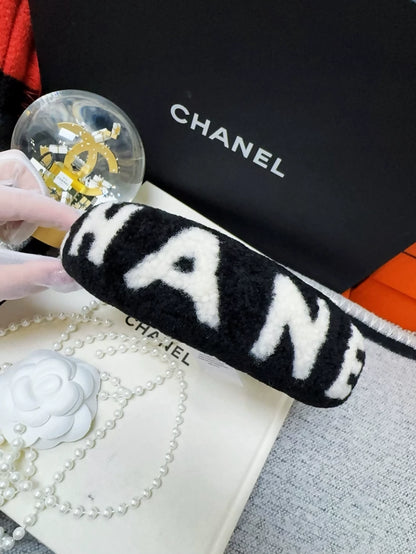 Chanel 25B black and white fur letter headband