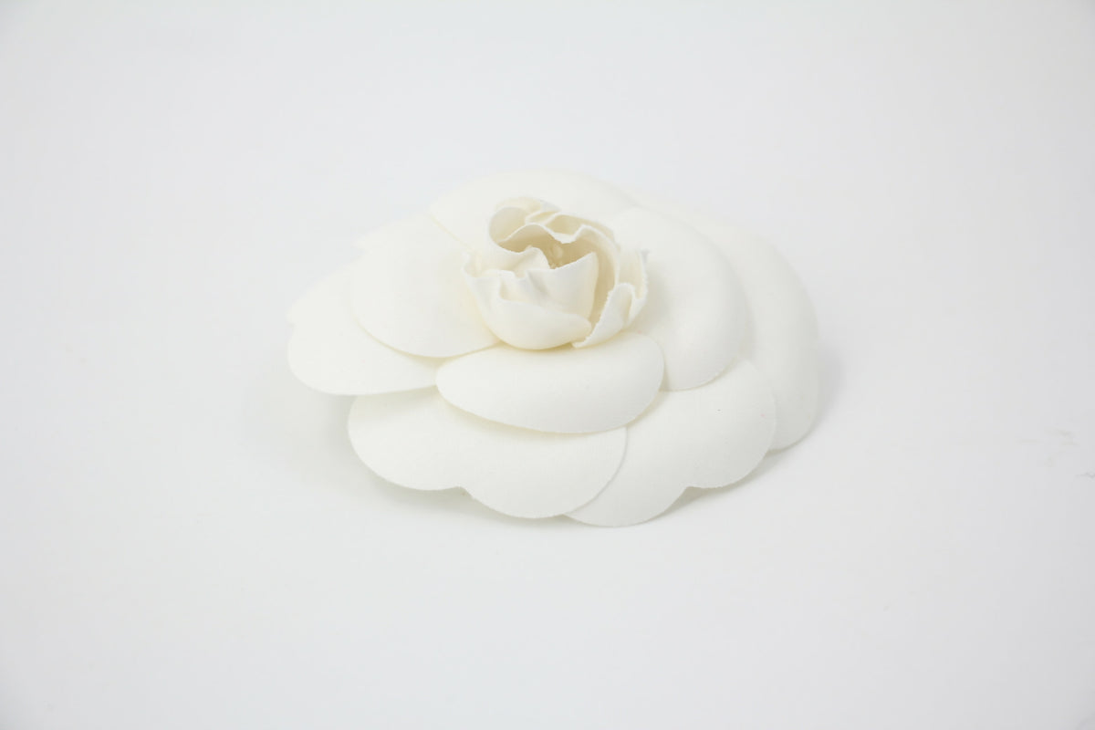 Chanel Vintage 81-85 White Silk Camellia Brooch