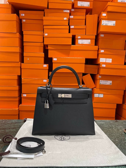 Hermes Kelly 28 black epsom leather palladium hardware