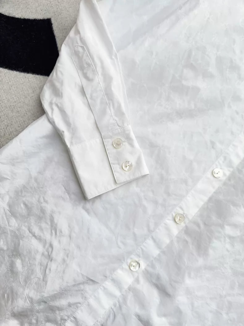 Chanel 24C white long-sleeved shirt