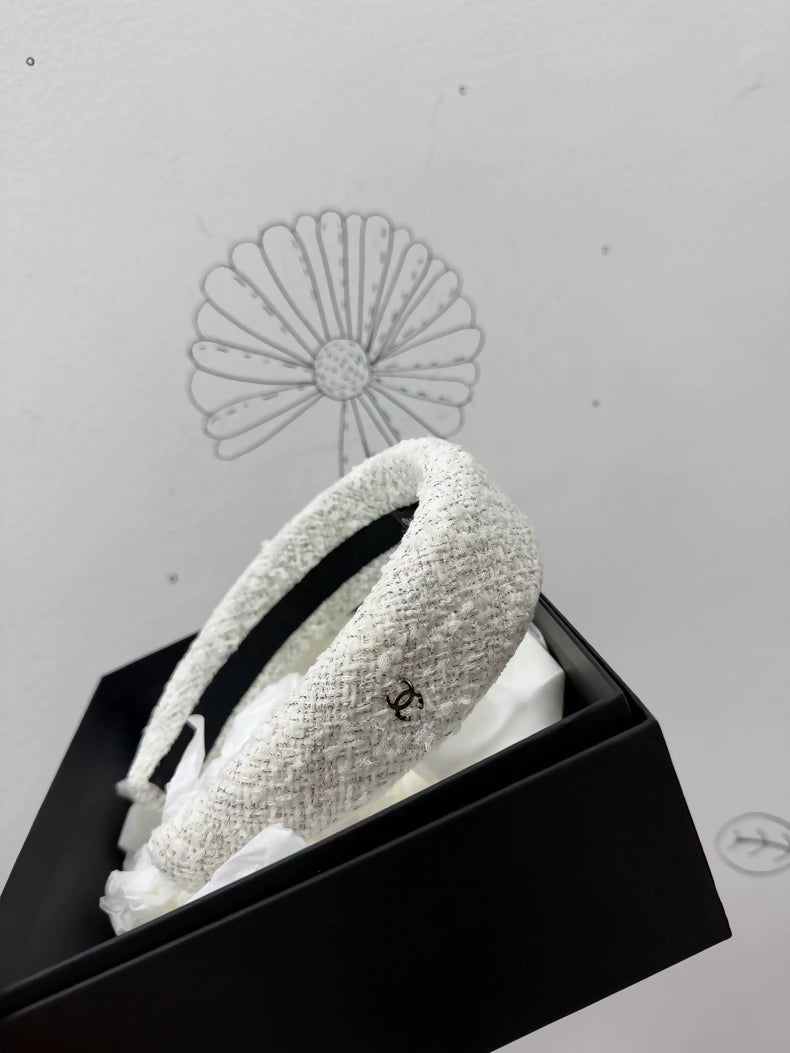 Chanel 25k white tweed headband