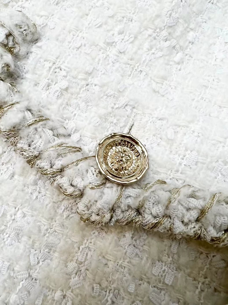 Chanel 25A white tweed jacket