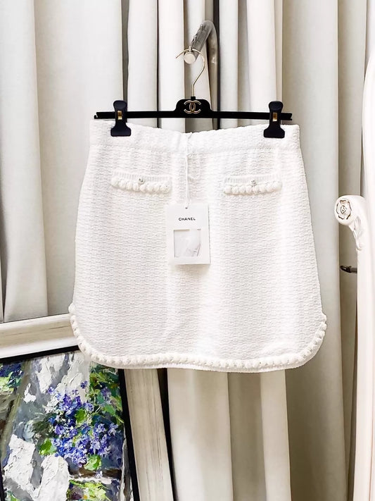 Chanel 25P White Knit Skirt