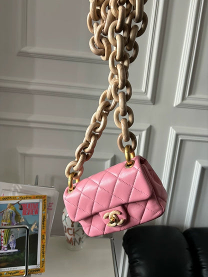 Chanel 23A Pink leather Wood Chunky Chain - A rare mini