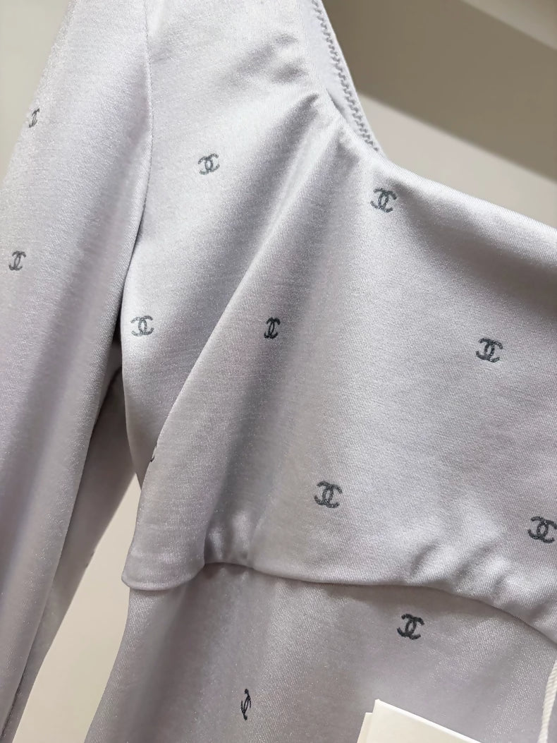 Chanel 24M cc logo grey top