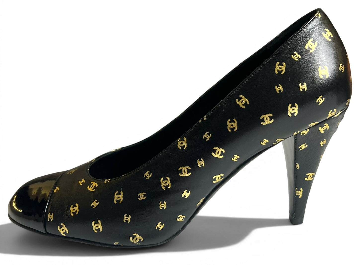Chanel 23B Interlocking CC Logo Black Gold Lambskin Classic Pump Heels EU 39.5