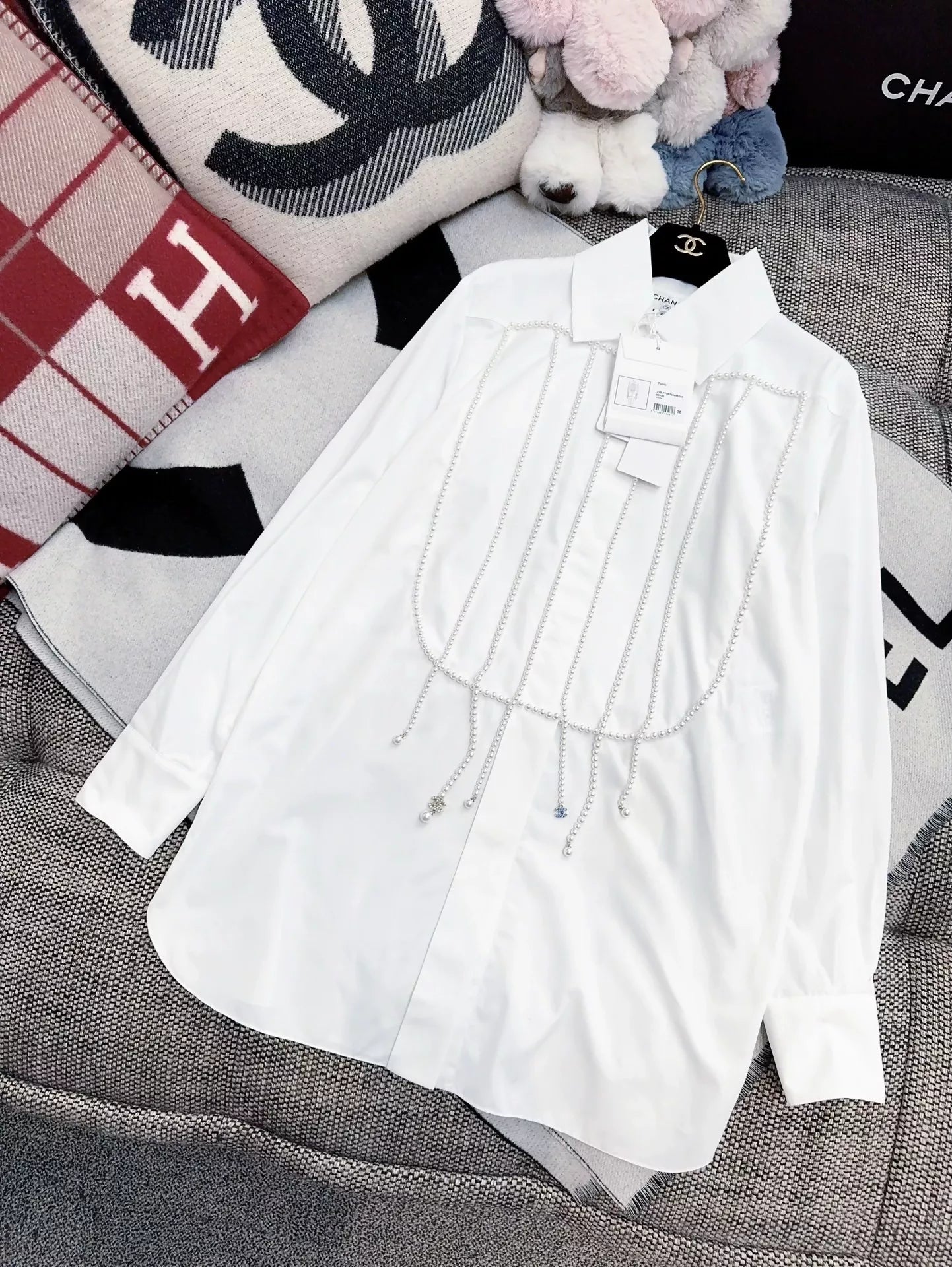 Chanel 21s white pearl tassel shirt