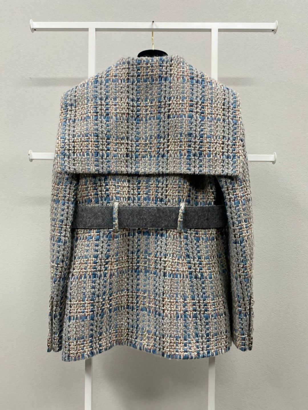 Chanel 18A Gray tweed cape coat
