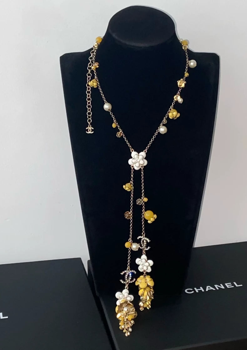 Chanel 21C yellow enamel camellia necklace