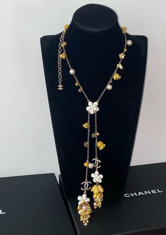 Chanel 21C yellow enamel camellia necklace