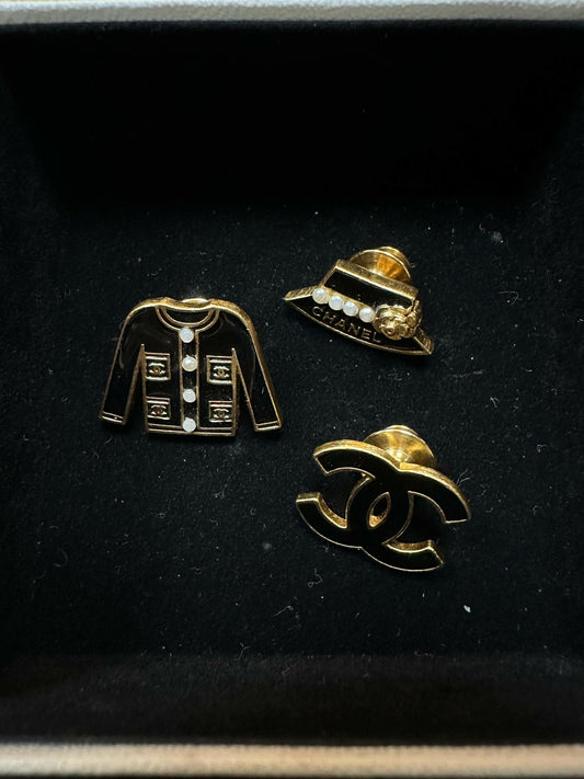 Chanel Vintage 2002 Enamel Black CC Clothes Hat Three-piece Brooch