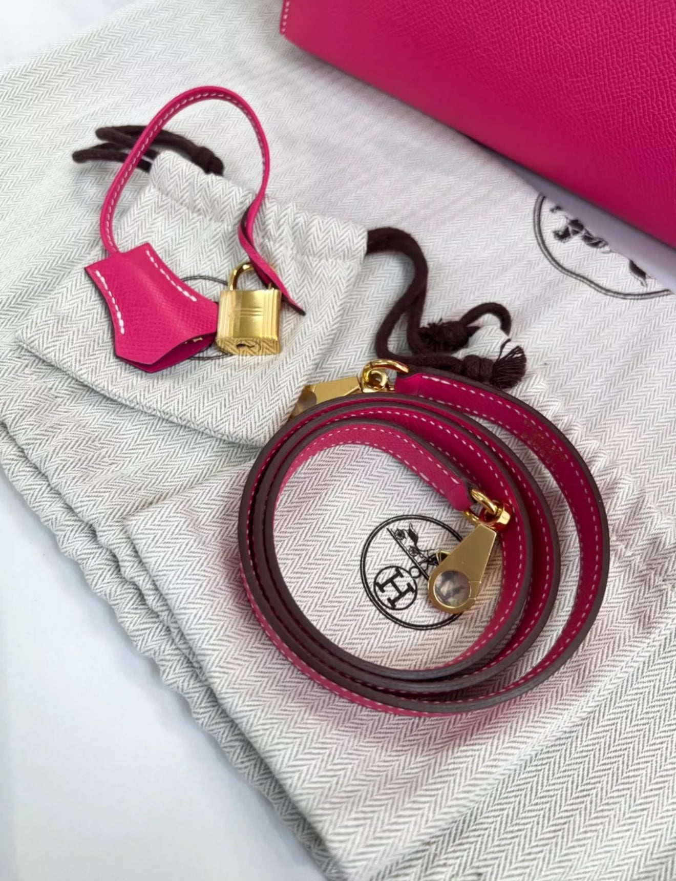 Hermes Kelly 28 Rose Extreme Pink Epsom Leather Gold Hardware