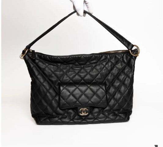 Chanel 23B Maxi hobo bag