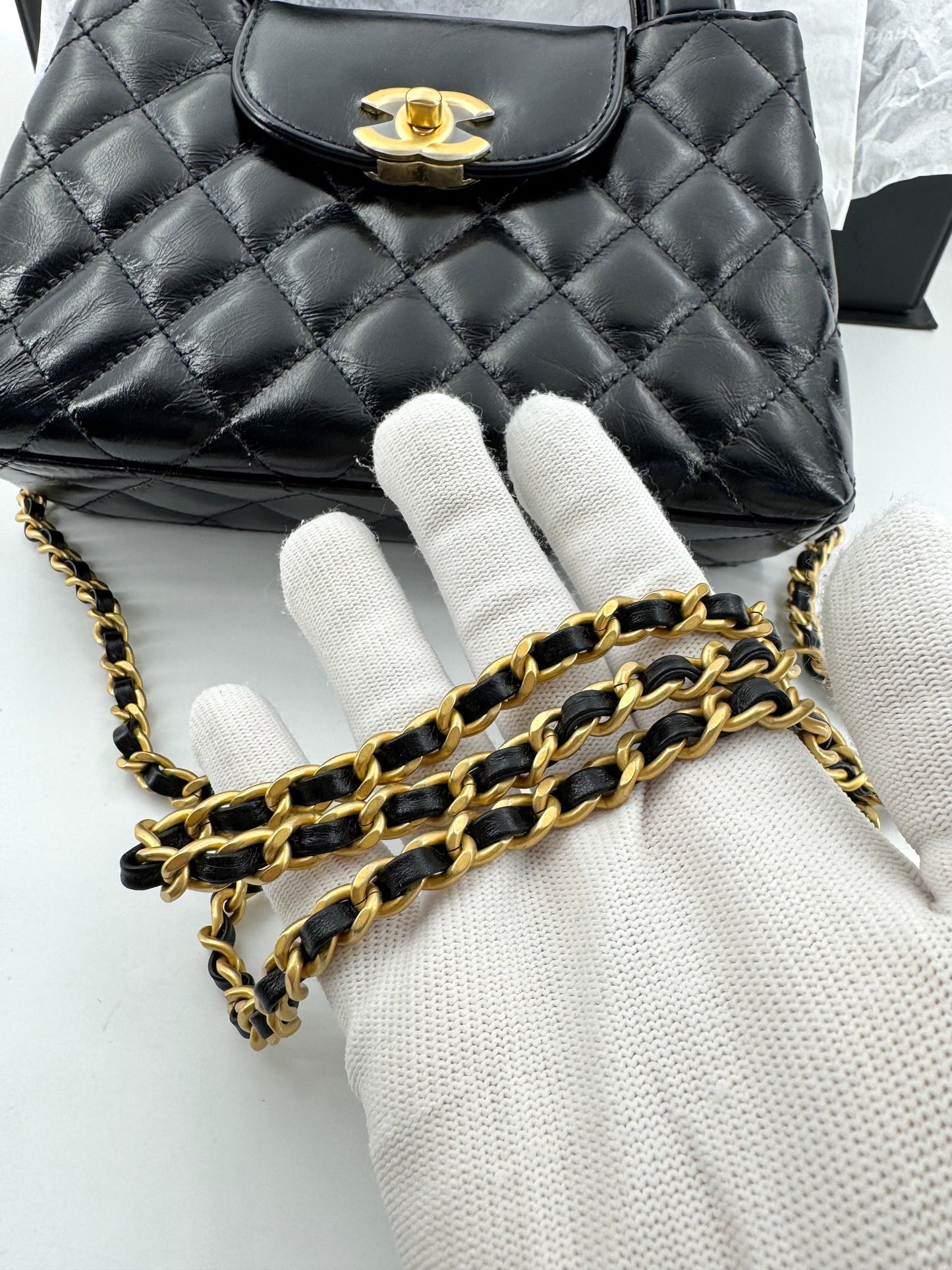 Chanel kelly Bag in Black leather gold hardware