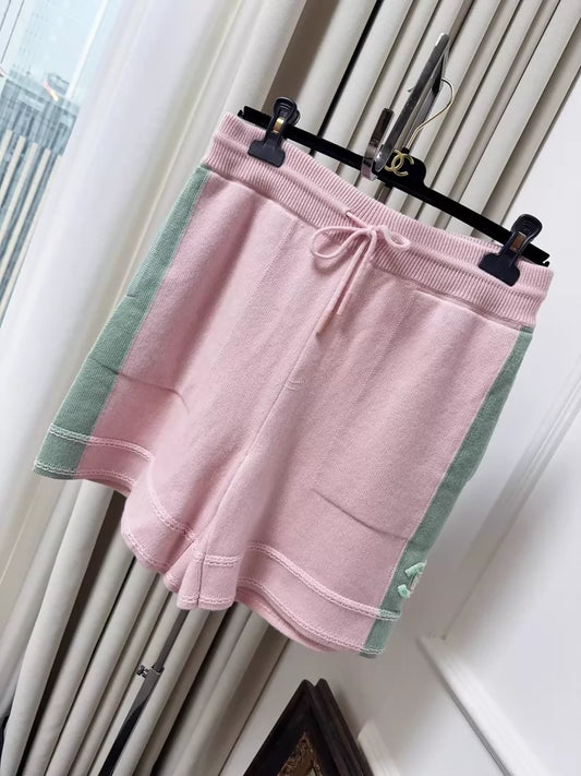 Chanel 24C Pink and green cashmere shorts