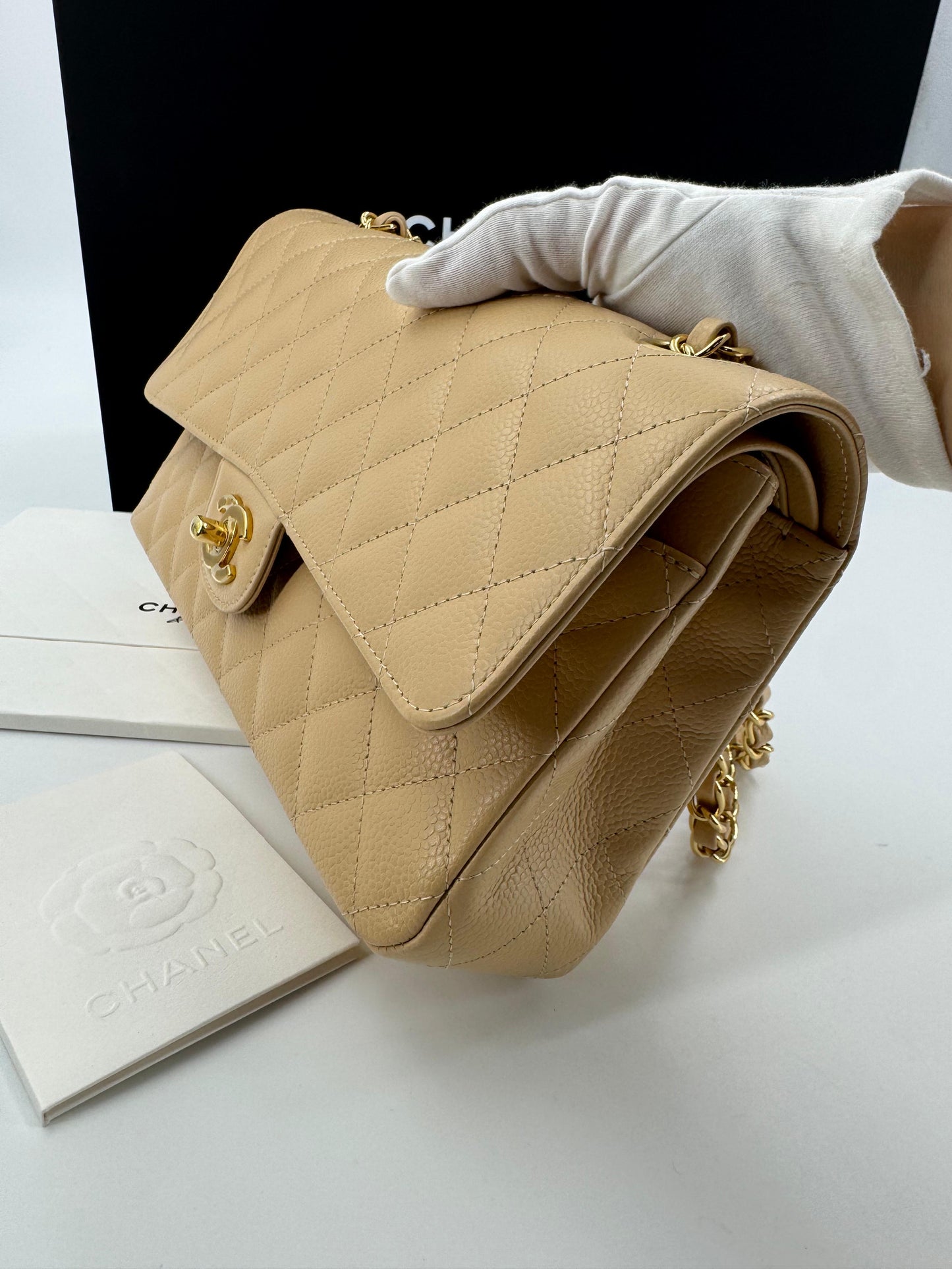 Chanel 25 Medium CF flap  beige Caviar leather