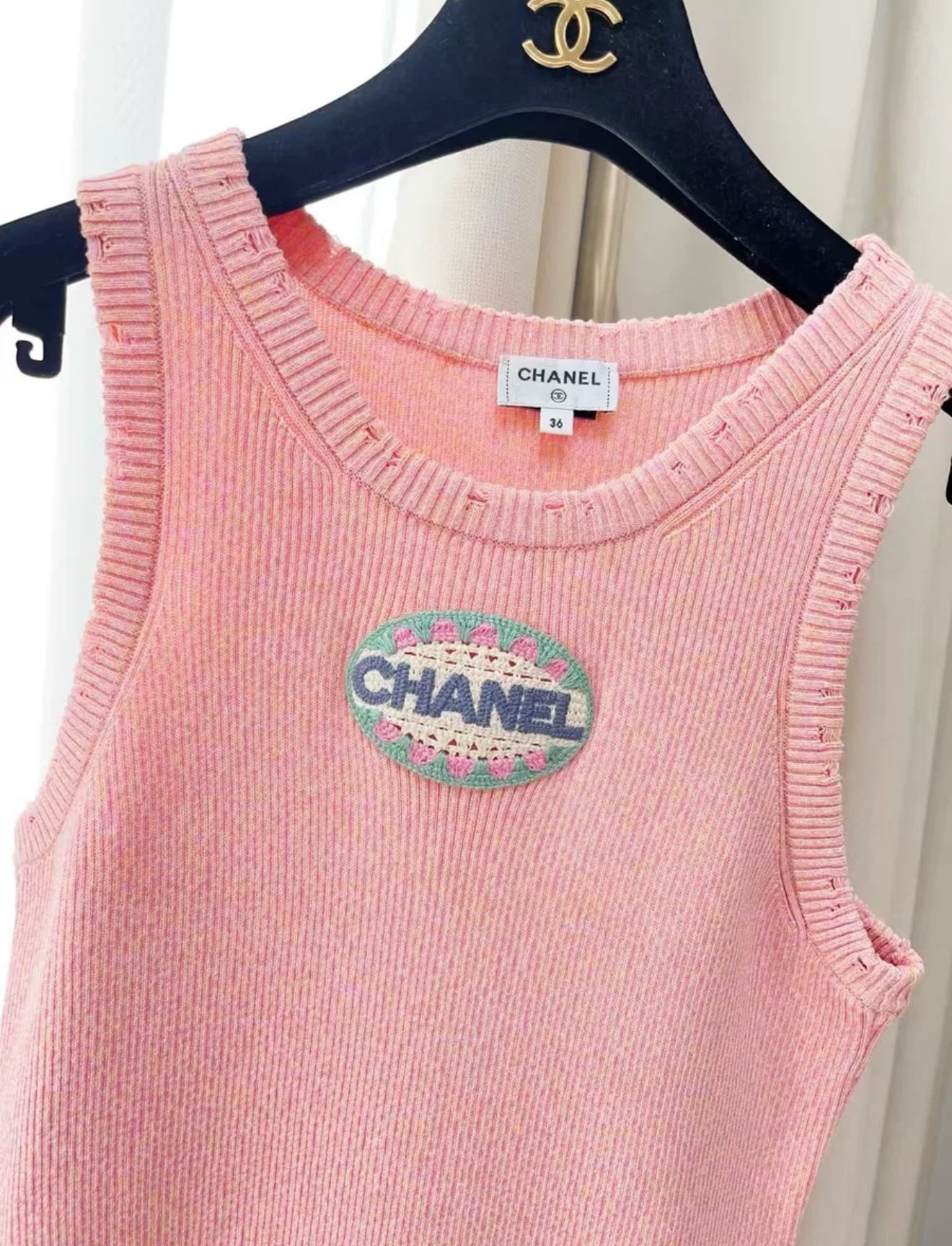 CHANEL シャネル ノースリーブトップス ピンク ロゴ入り ヴィンテージ シャネル CHANEL 04P コットン ノースリーブ ニット ロゴ 2009s ニット