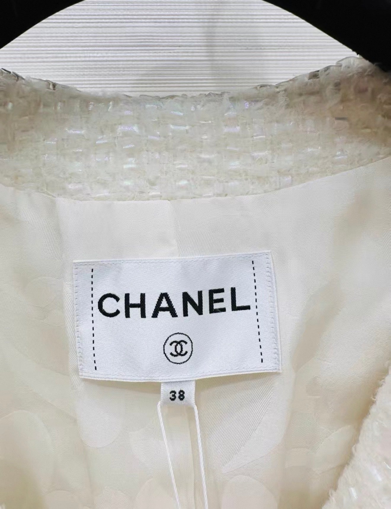 Chanel 25k white tweed jacket