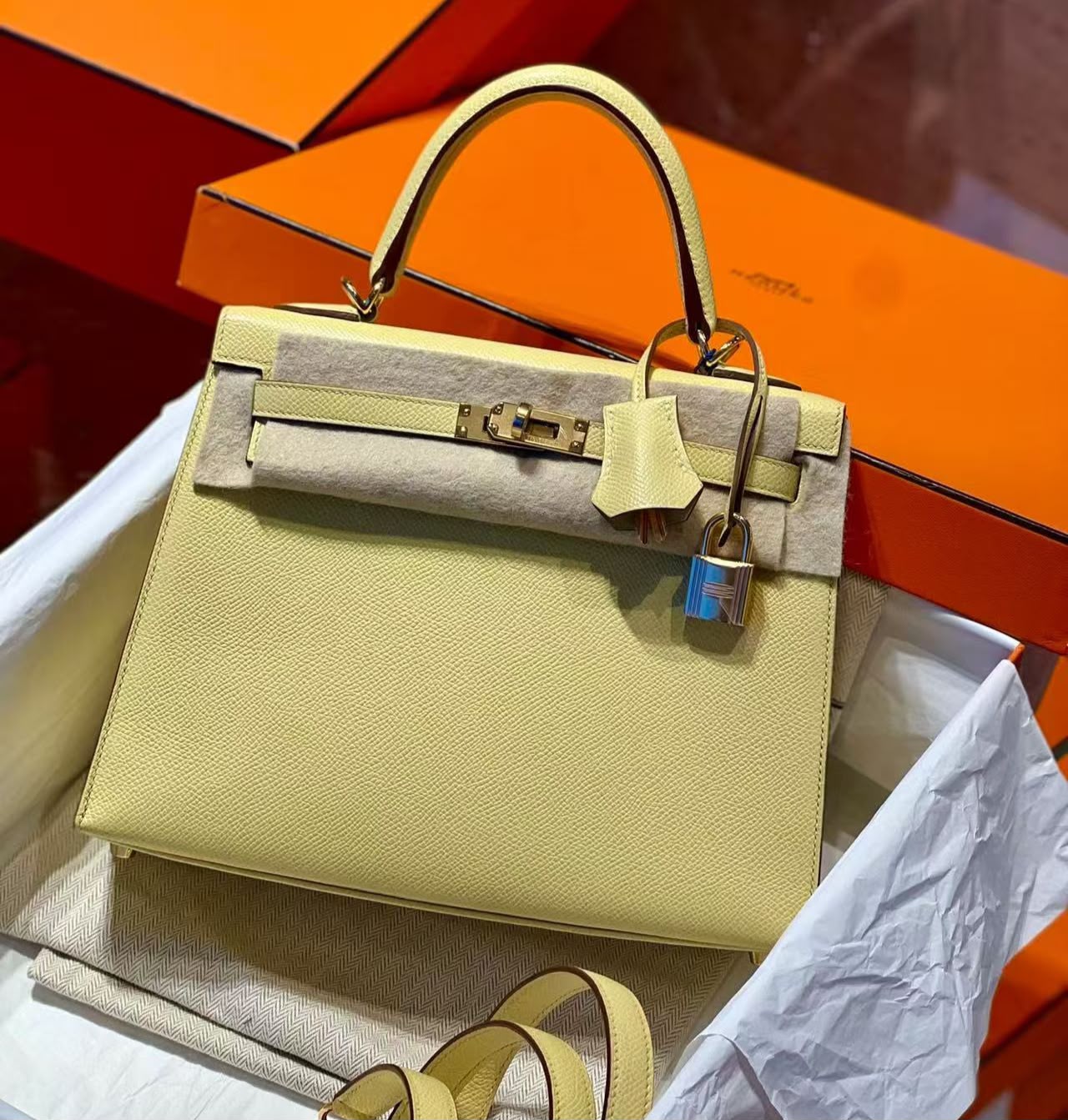 Hermes Kelly 25 Jaune poussin Epsom gold hardware