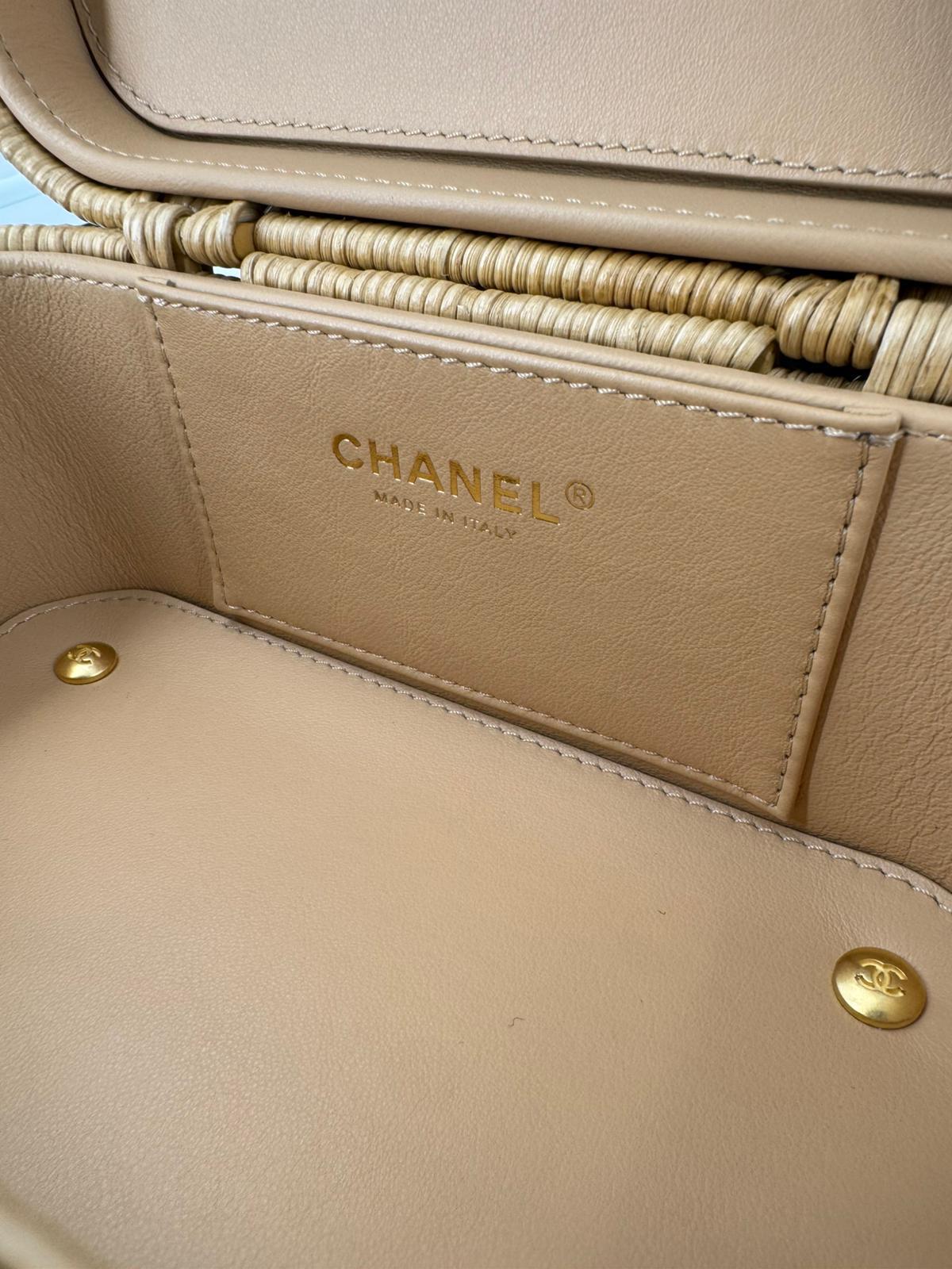 Chanel Cruise 2025/26 Vanity Case