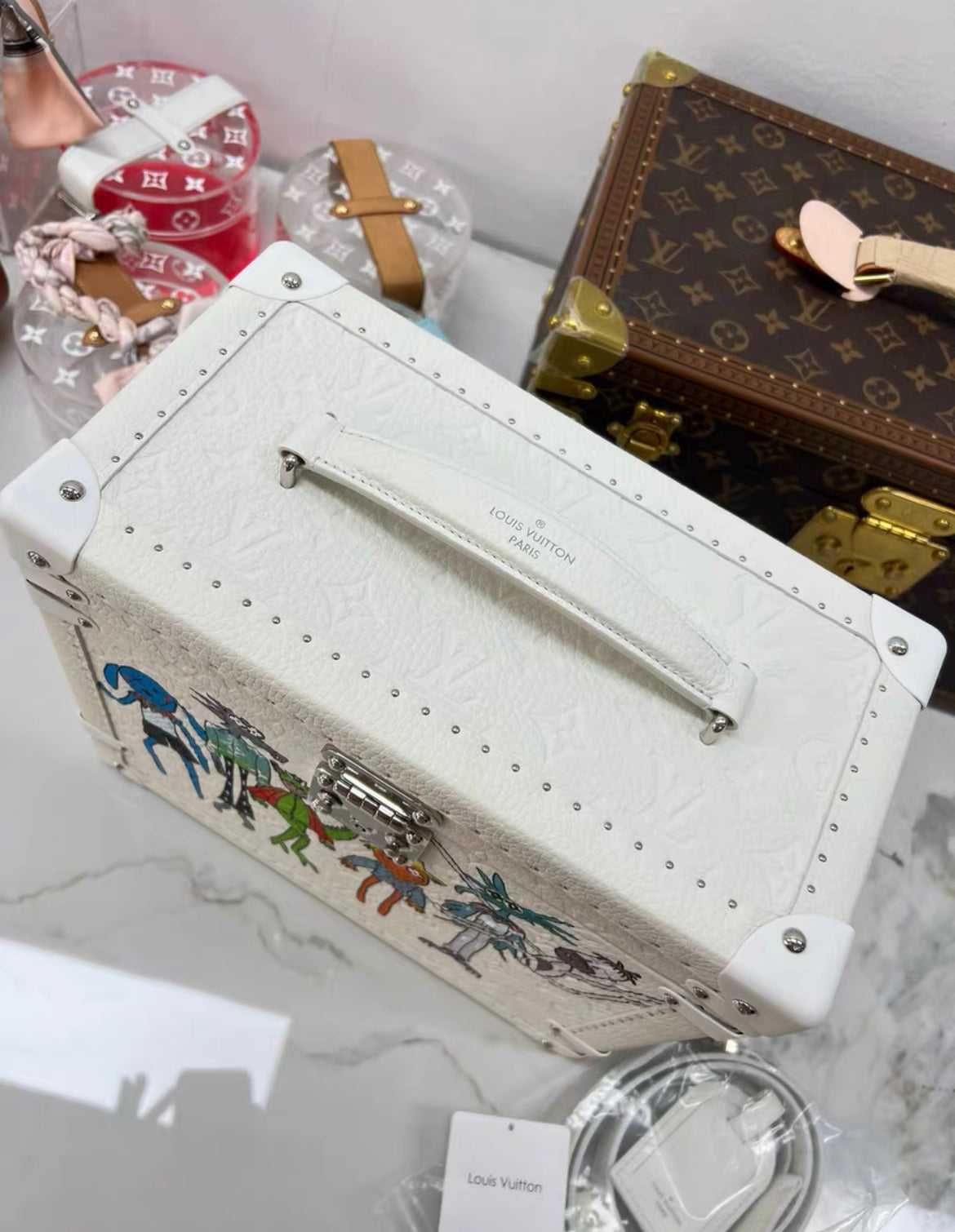 LOUIS VUITTON × Virgil Abloh モノグラム カーゴ Louis Vuitton x Virgil Abloh Zoooom With Friends Monogram Essential Tr