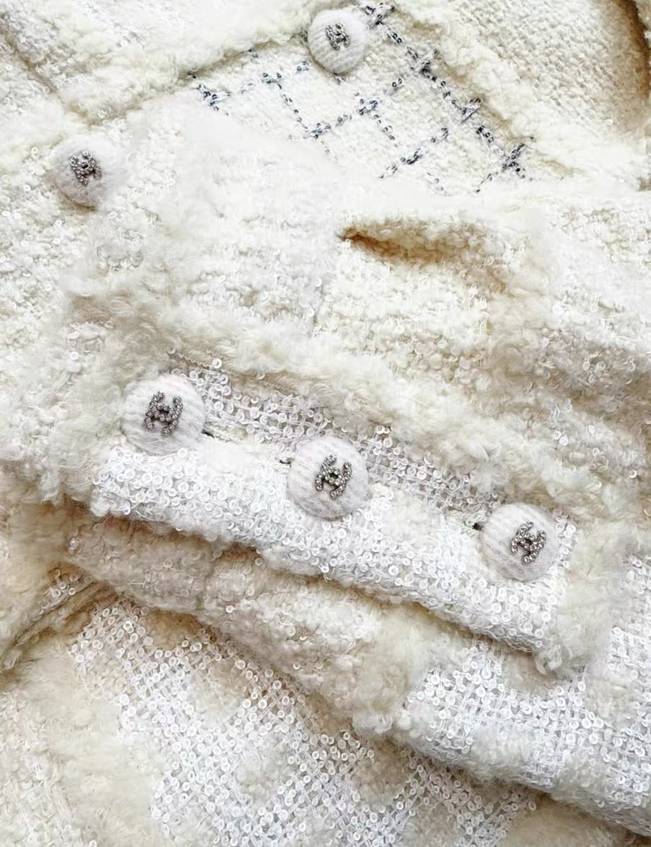 Chanel 21k white ecru tweed coat