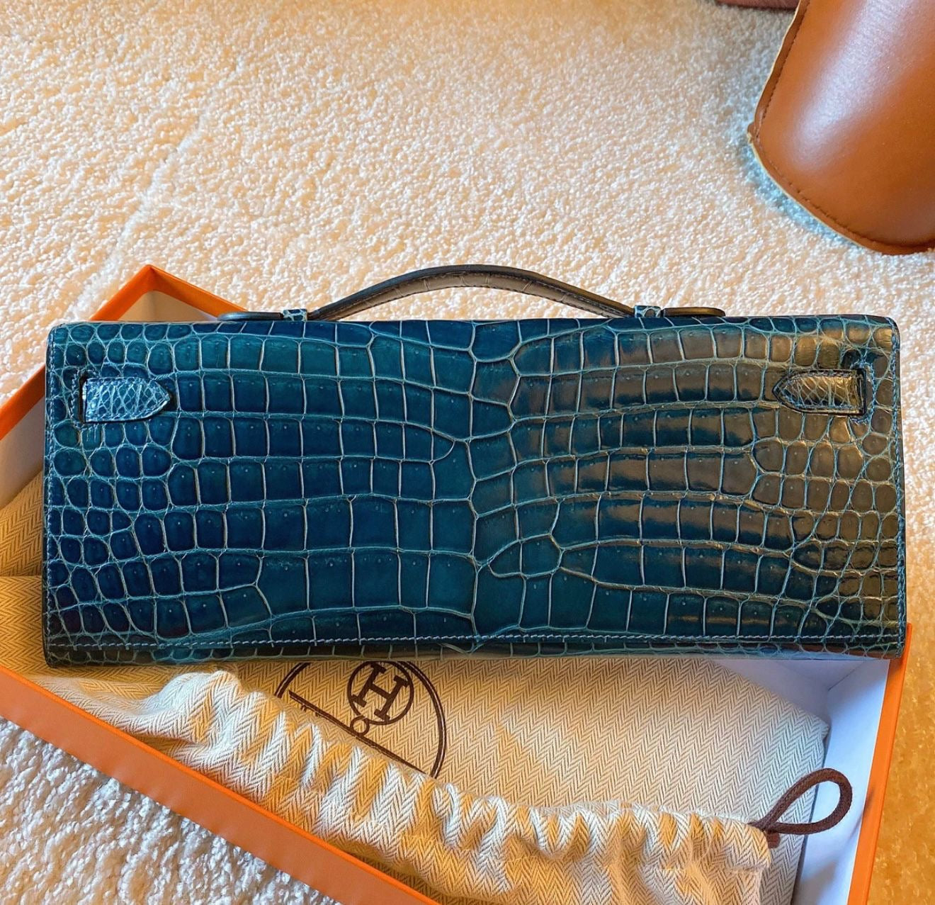 Hermès Kelly Cut Blue Paon Matte Crocodile leather Gold Hardware