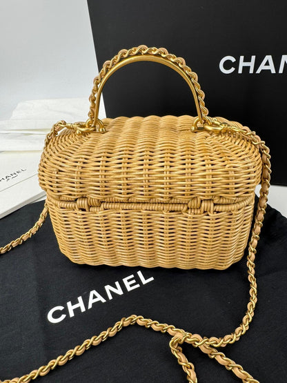 Chanel Cruise 2025/26 Vanity Case