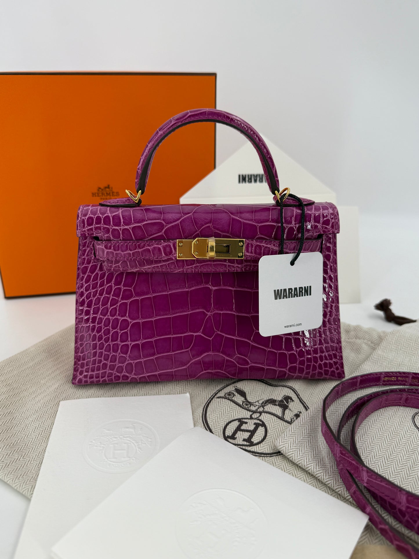 Hermes Mini Kelly 20 Rose Scheherazade Shiny Alligator Gold hardware