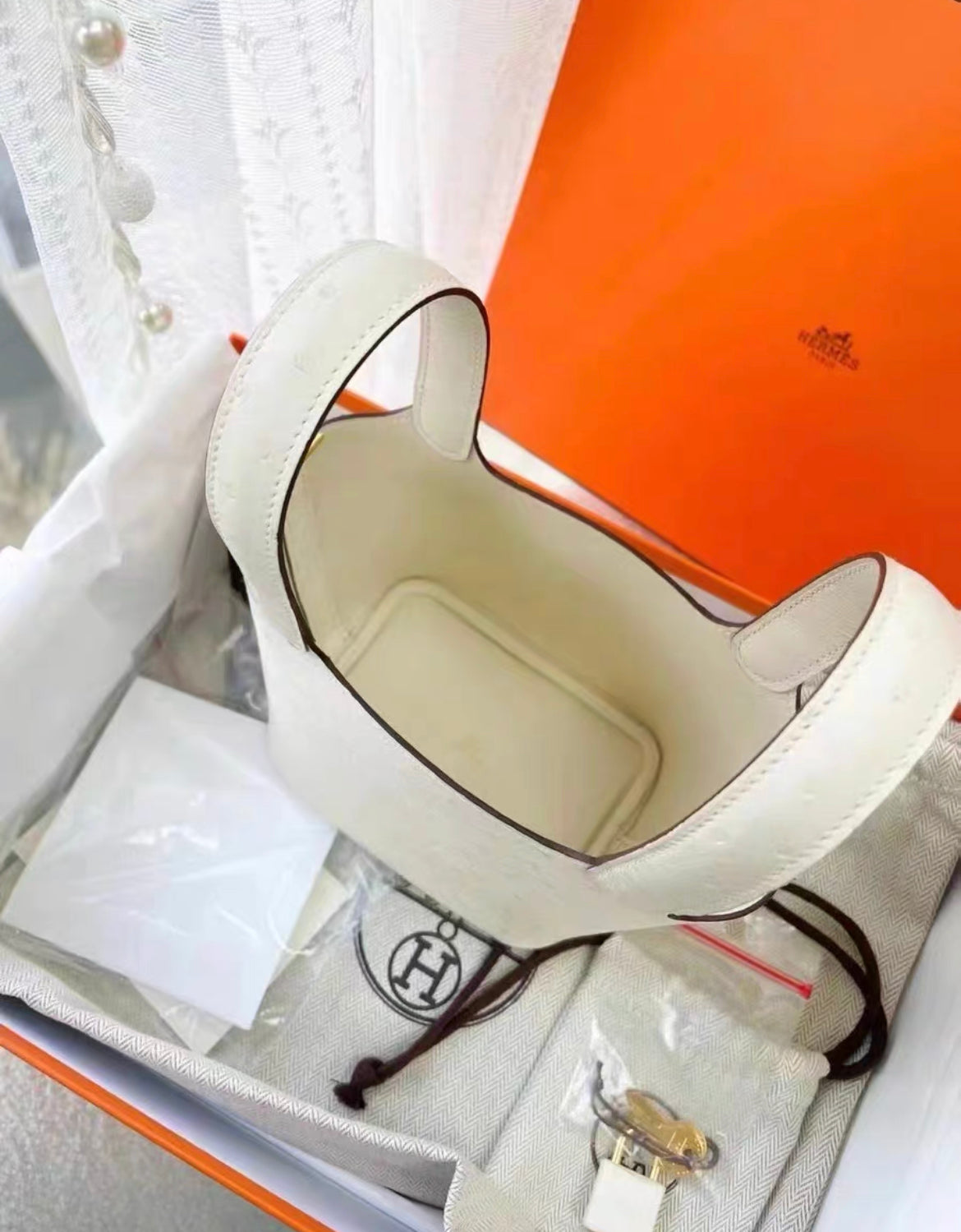 Hermès Beton Ostrich Picotin Lock 18 Gold Hardware – Wararni.com