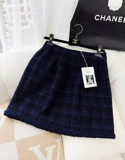 Chanel 24A SKIRT Iridescent Wool Tweed Navy Blue, Black & White size 36