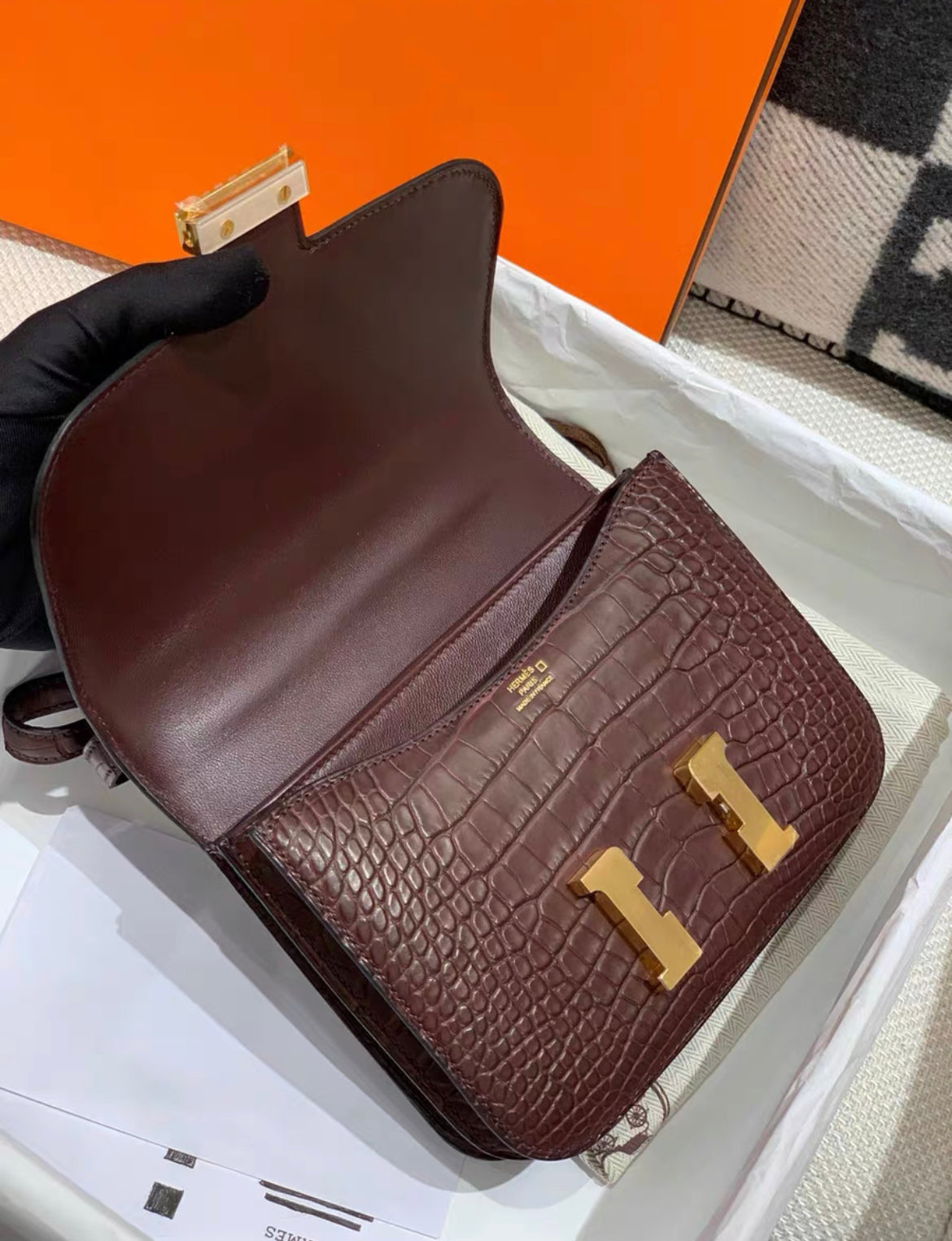 Hermès Constance 19 Porosus Crocodile Marron Gold Hardware