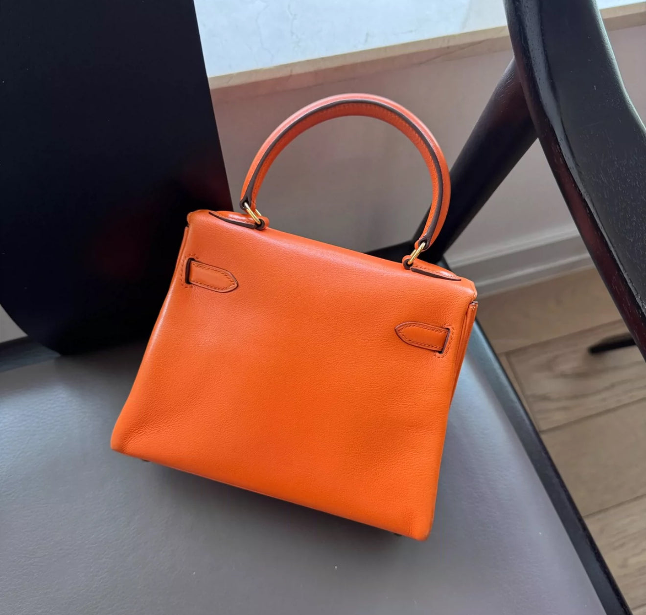 Vintage Hermès Kelly Sellier 20 Orange Gold Hardware