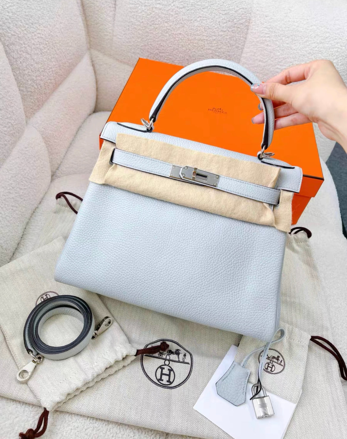 HERMES Kelly 28 Taurillon Clemence Retourne Togo Bleu Pale Palladium Hardware