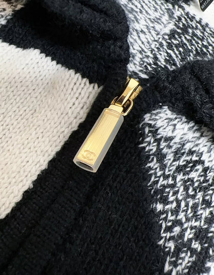Chanel 22N coco neige ski collection black and white Cardigan