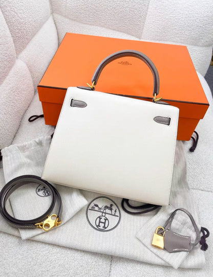 Hermès Special Order (HSS) Kelly Sellier 25 Craie and Etoupe Epsom Brushed Gold Hardware