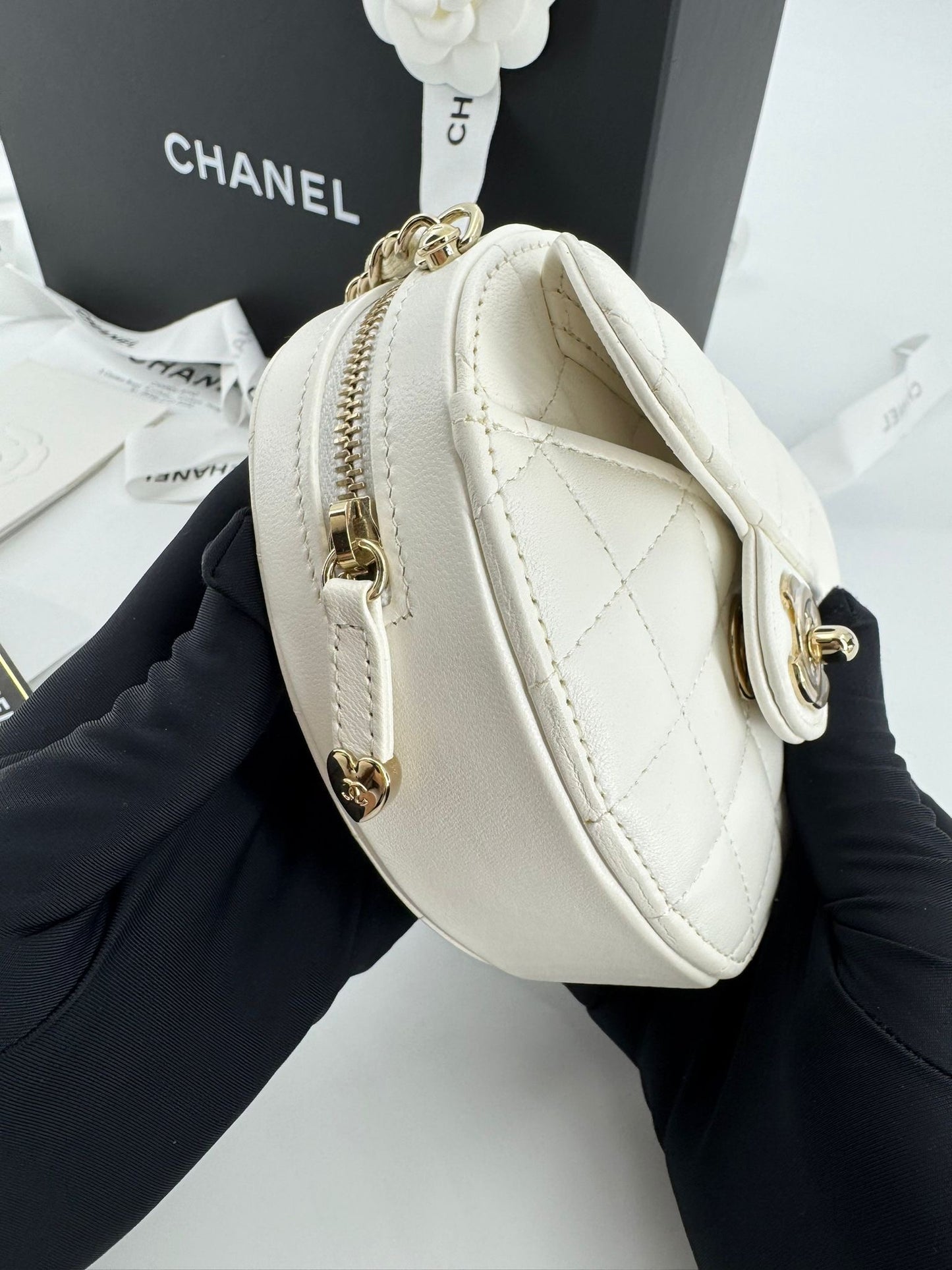 Chanel 22S White small heart bag with light gold hardware