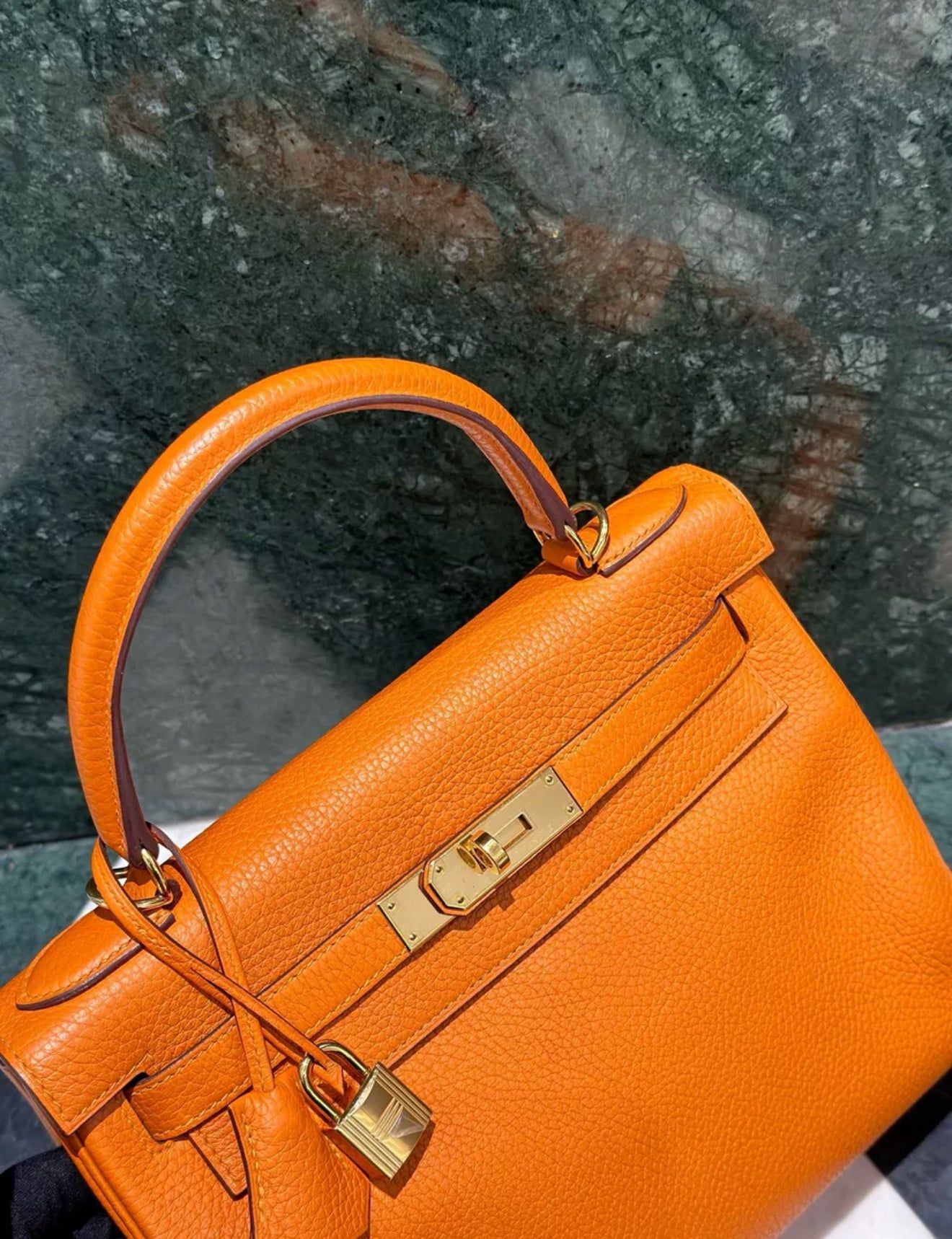 Hermès Kelly28 Orange Togo Leather Gold Hardware