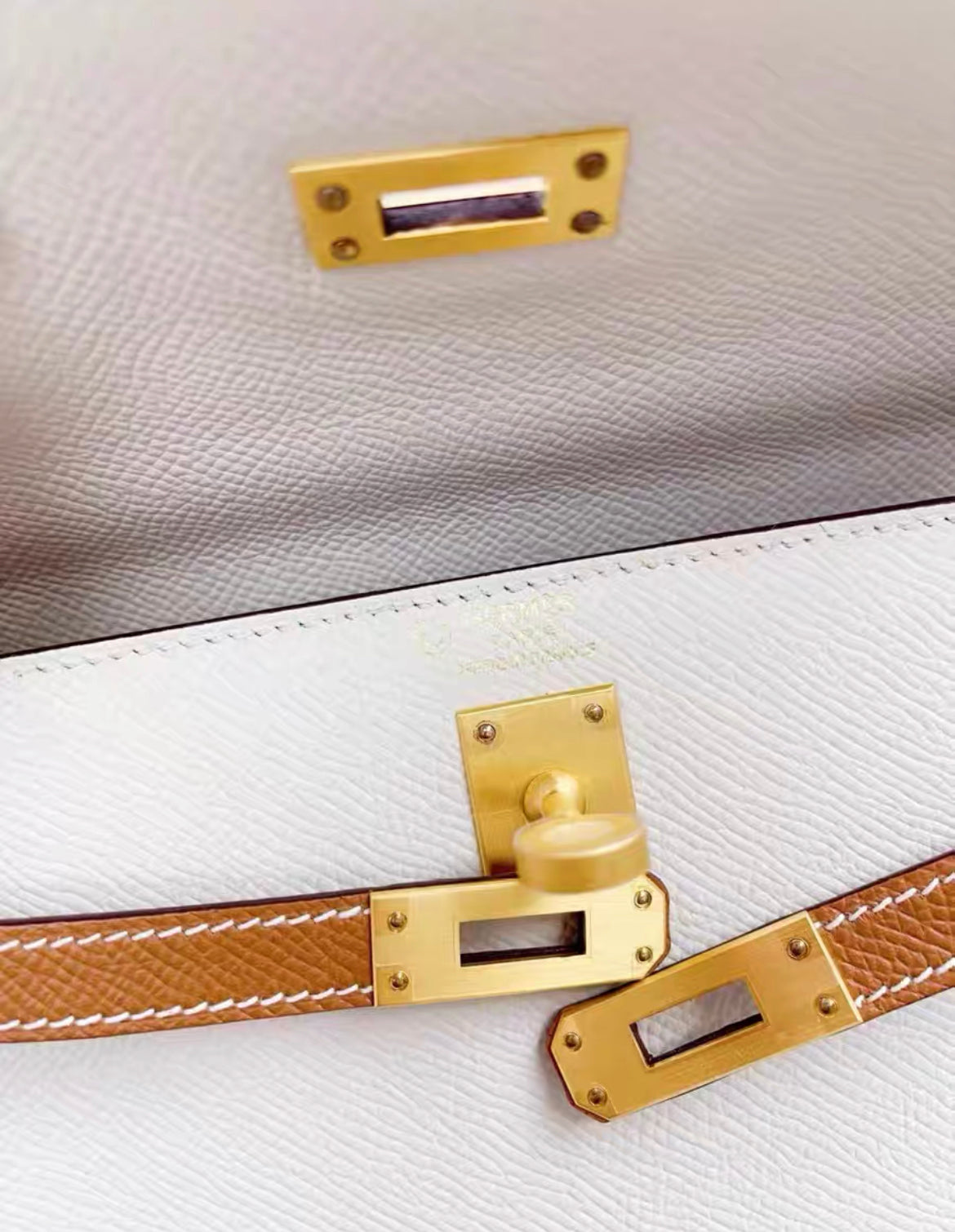 Hermès Kelly 25 Special Order (HSS) Bi-Color Nata and Gold Epsom Sellier Brushed Gold Hardware