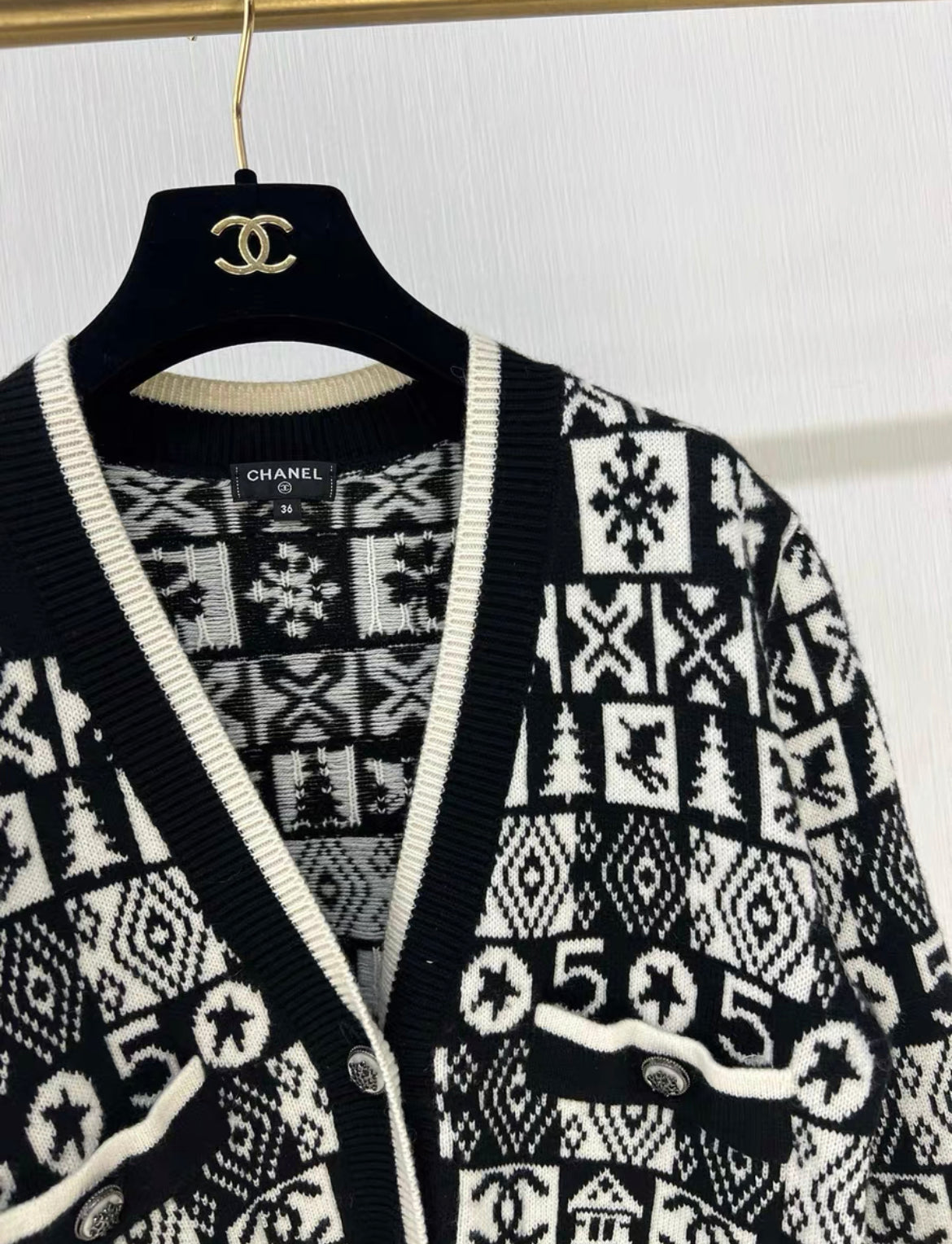 Chanel black & white coco beige cashmere cardigan size 36